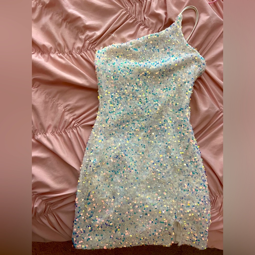 Midnight Doll
One Shoulder Sequin Front Slit Bodycon Dress size XS